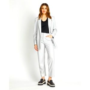 Badgley Mischka White Blanc Vegan Faux Leather 5 Pocket Boyfriend Crop Pants